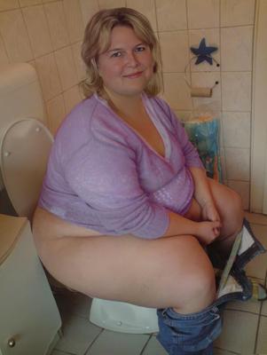 Toilet Bowl Girls 